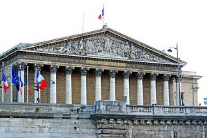 Франција ќе потроши дополнителни 6,5 милијарди евра за војската