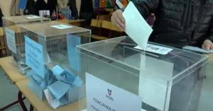 Видео: Владејачката СНС победи во трите општини во Србија каде се одржаа локални избори