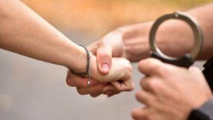 Жена уапсена во Неготино, си го запалила домот