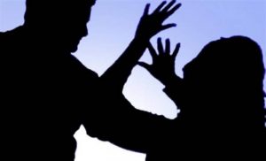 ОЈО со обвинение: Жител на Бутел ја давел и со чадор ја тепал сопругата