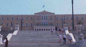 Инцидент меѓу Израелци и Палестинци пред споменикот на Незнајниот војник во центарот на Атина