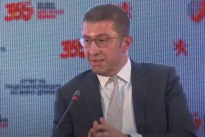 Мицкоски: Доколку земјава ги направи уставните измени ќе биде оценета со петка и потоа ќе добие ново вето – со што ќе бидеме шампиони