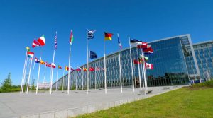 Холандија, земја членка на НАТО ќе купи американско оружје за поддршка на Украина
