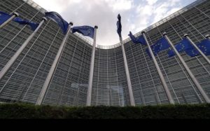 ЕК го намали целниот процент за нулта емисија до 2035-та, хибридите и моторите со внатрешно согорување остануваат