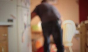 Ја влечел за коса, ја удирал со тупаници, 15 часа ја држел заклучена во спалната – обвинение за семејно насилство врз бремена девојка во Свети Николе