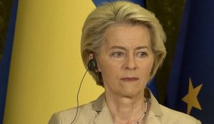 Русија го блокирала ГПС сигналот на авионот на Фон Дер Лајен