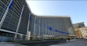 ЕУ ги ублажи плановите за забрана на бензинци и дизел возила