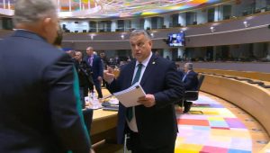 Орбан ја повика Урсула фон дер Лајен да поднесе оставка