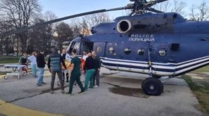 (Видео) Скијајќи се повреди на Попова Шапка – Австријка пренесена со полициски хеликоптер во Скопје