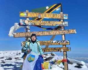 На 74 години искачи 5.895 метри – делчевката Мира Симоновски освои врв на Килиманџаро