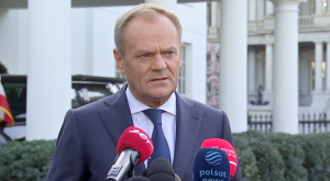 Премиерот Туск со апел до Полјаците: Не патувајте во Иран, ако сте веќе таму, итно заминете