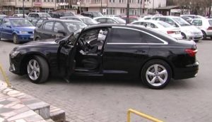 Контроверзното „Ауди“ на Општина Струга оди на продажба