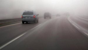 Намалена видливост поради магла на повеќе патни правци