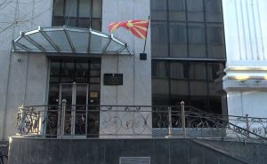 Уставен ја одложи подготвителната седница за Законот за јазици откако остана без судијката Дуковска