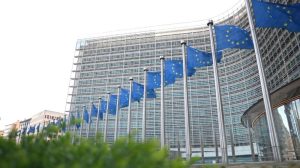 ЕУ е загрижена поради жртвите на протестите во Иран, но нејзина политика не е промена на режимот