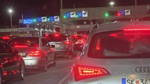 (ФОТО) Повторно долги колони на граница со Грција- се чека по половина час