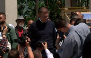Да не му тропнат истражители на врата на Али Ахмети, со Таравари ќе пие кафе за разделба, Мицкоски со пораки за двајцата партиски лидери од спротивната страна на власта