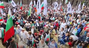 Против воведување на еврото, сакаат да го задржат левот – протести во Бугарија против влез во монетарната унија