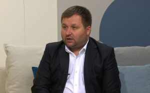 Дали предвремени избори се решение за излез од кризата во Србија? – Богдановиќ и Илиевски во „Да си кажеме“