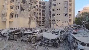 Најмалку три лица се убиени во ракетен напад на Иран врз Израел
