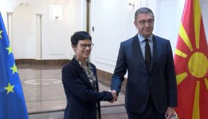 Еврокомесарката за проширување Марта Кос денес во посета на Скопје