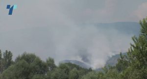 Повторно гори кај Блаце, сообраќајот во прекин, затворен и граничниот премин