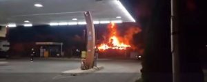 Три автобуси и едно комбе рано утринава беа во пламен на плац на транспортна фирма во кочанската населба Оризари