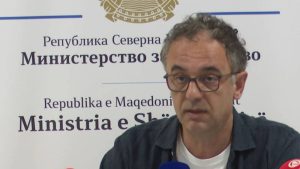 Министерот Алиу ќе издава лиценци на стоматолози откако ја „заклучи“ Стоматолошката комора- која одговара „не кажуваше така на нашите средби“