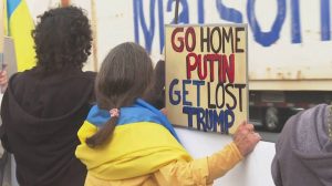 Протест во Енкориџ против самитот меѓу Трамп и Путин