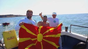 Евгениј Поп Ацев рамо до рамо со легендите – го преплива каналот Ла Манш