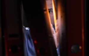 Ако има злоупотреби во државни тајни и доверливи документи- Законот дозволува да се објават