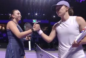 Анисимова ја шокираше Швјонтек за полуфинале во Ријад