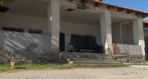 Телма репортажа: Жителите на кумановските села Бељаковце и Довезенце гласаат во импровизирани услови