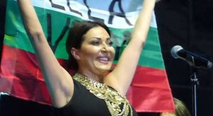 Дали е системски проблем бугарското знаме на концертот на Цеца?