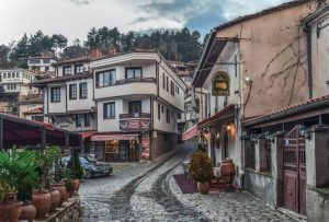 Претежно облачно со повремени локални врнежи од дожд, наместа пообилни – Временска прогноза за 18.11.2025