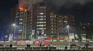 Најмалку десет загинати и 20 повредени во пожар во пензионерски дом во Тузла