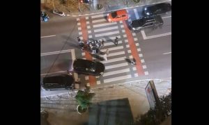 Жена прегазена на пешачки во центарот на Скопје, возачот избегал