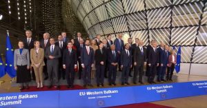 Во „Декларацијата од Брисел“ стои спроведување на Преспанскиот договор со Грција и Договорот за пријателство, добрососедство и соработка со Бугарија