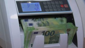 Скратени капитални инвестиции, помалку пари за судство и обвинителство во 2024