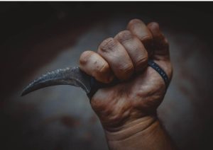 Ја силувал пријателката на сопругата од која по телефон барал да му донесе кокаин за да не ја убие жртвата, при уцена е фатен- монструозен злостор на 29-годишен Неготинчанец во Скопје