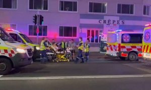 Масакр на плажата Бонди: Деветмина убиени во вооружен напад во Сиднеј