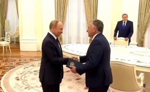 Виткоф и Кушнер попладнево на средба со Путин во Москва – Русија тврди дека ги зазела Покровск и Вовчанск, Украина вели „борбите продолжуваат“