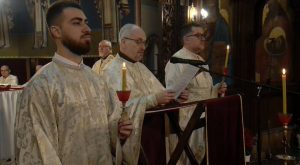 Христос се роди – Навистина се роди: Македонските православни верници го слават Божиќ