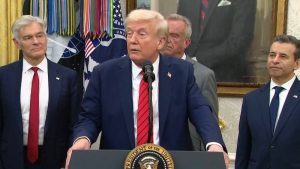 Трамп се закани со царини за Канада поради договор со Кина