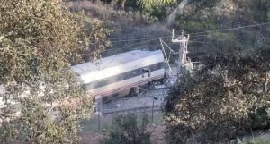 Тридневна жалост во Шпанија по несреќата во која загинаа најмалку 39 луѓе