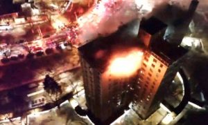 Пожар на станбена висококатницаата во Бронкс