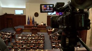 Европскиот пат со кочници, „под лупа“ подготвеноста за уставни измени – и укинувањето на техничката Влада во политички клинч