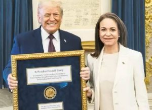 Целосно непочитување на Нобеловата награда, чинот е бесмислен и патетичен – Норвежаните во шок по подареното признание на Мачадо за Трамп