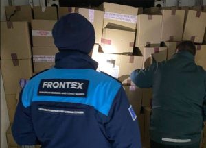 (видео)Запленети над 5.000 штеки цигари на граничниот премин Стар Дојран