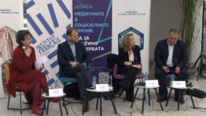 Лажните вести не се само медиумски проблем, туку економски, општествен и образовен предизвик – дебата на тема „Медиумите и социјалните мрежи и како да се врати довербата во истите“